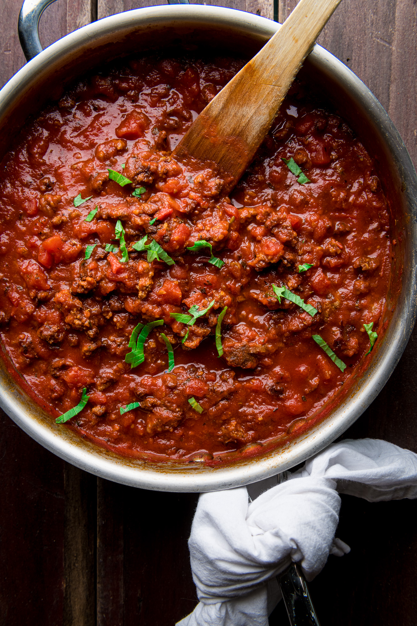 Skillet of garlic free quick and easy spaghetti sauce